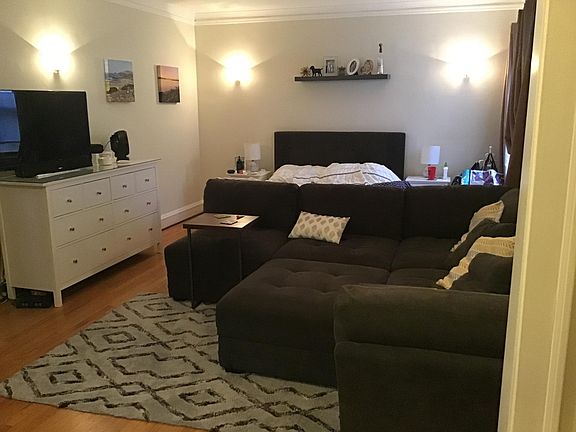 5th image of 2219 W Argyle St #1