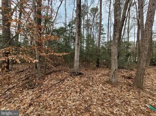 23 Shorewood Dr, Colonial Beach, VA 22443