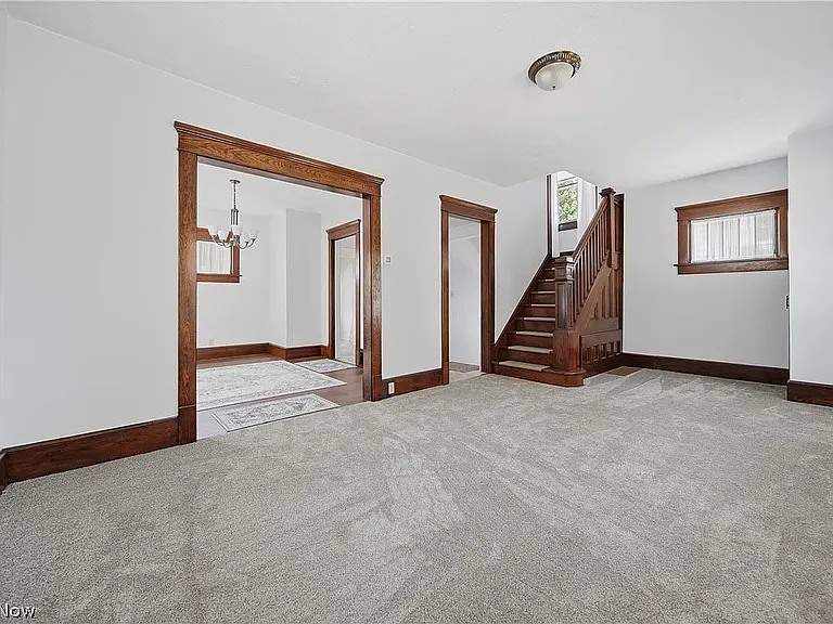 2613 Crown Pl NW — Photo 4