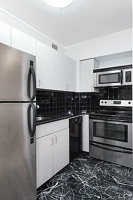 Rented by Global Realty Opportunities | media 11