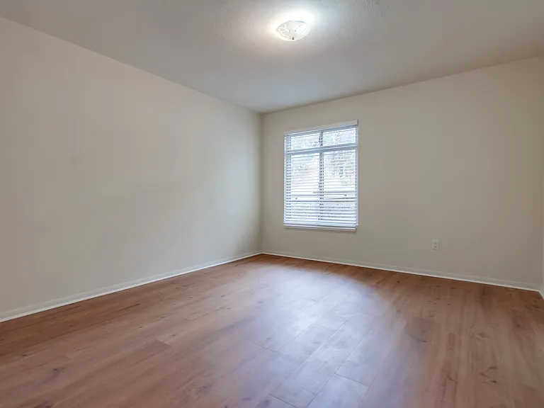 432 Edgehill Ln #33 — Photo 3