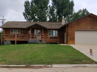 608 Park Ave E, Watford City, ND 58854