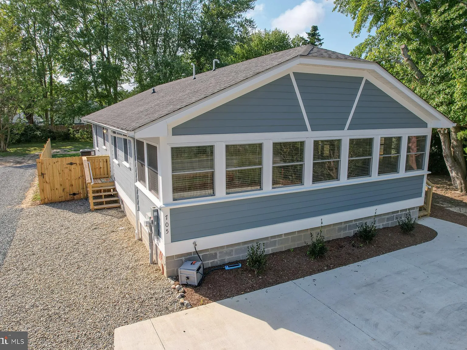 3 bed, 1500 sqft, $2,300 — Photo 2