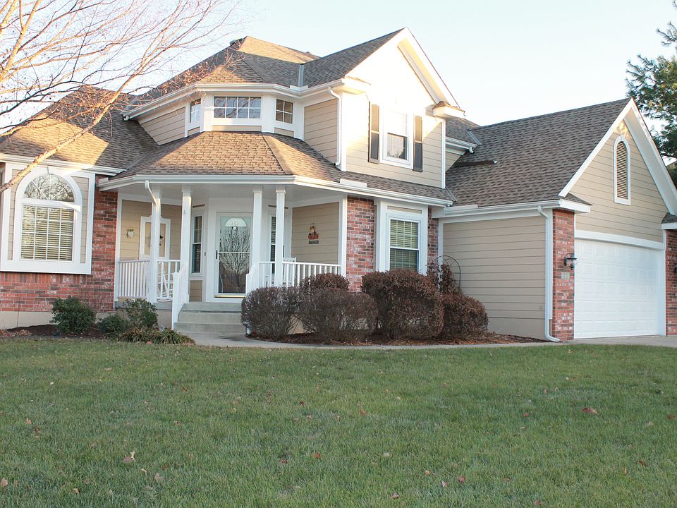 1st image of 417 SE Youngston Ln