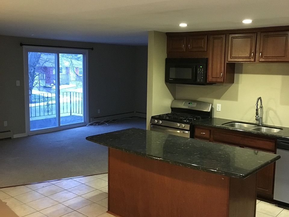 2nd image of 109 Dartwood Dr