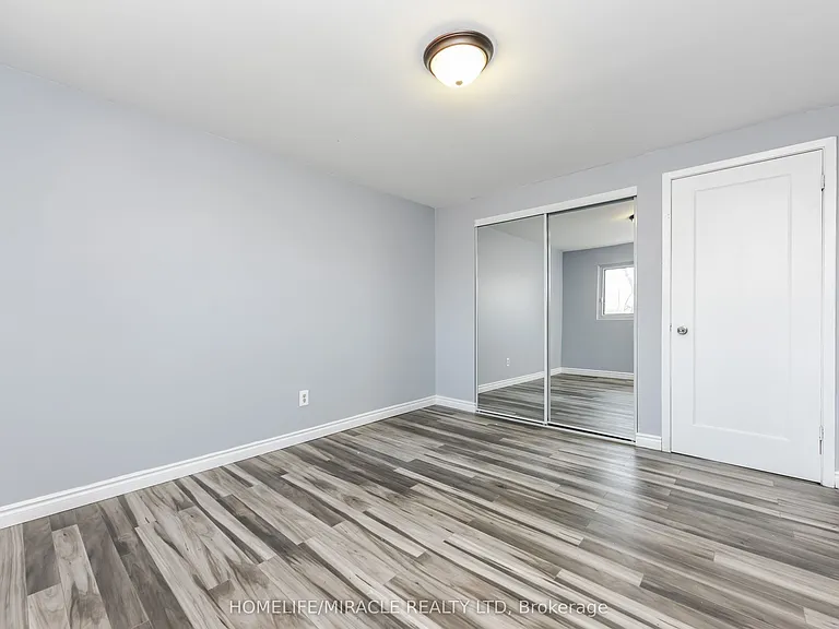 72 Carleton Pl #72 — Photo 9