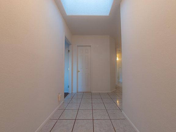 3rd image of 1420 Greenwood Cir