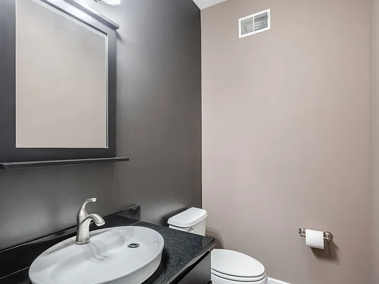 2631 Catharine Street — Photo 5