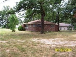 2910 Planters Dr, Jonesboro, AR 72404