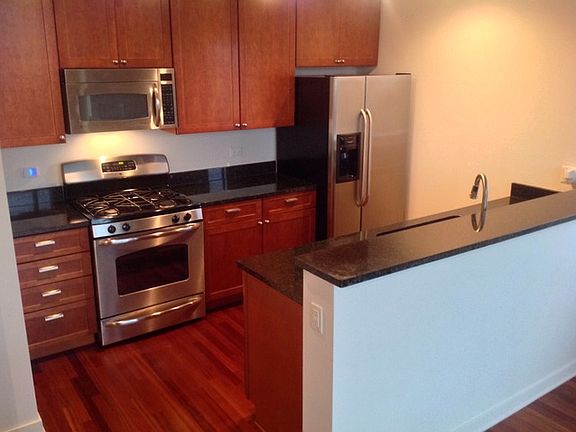 3rd image of 1224 W Van Buren Ave #700