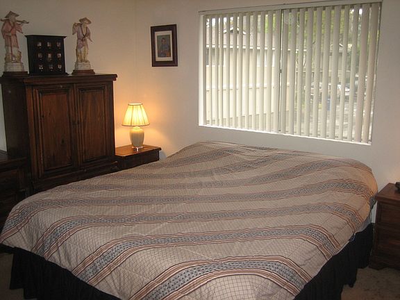 Master Bed Room (14x12)