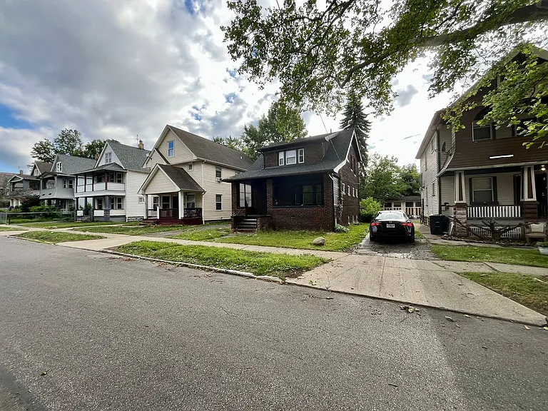 2802 E 118th St — Photo 3