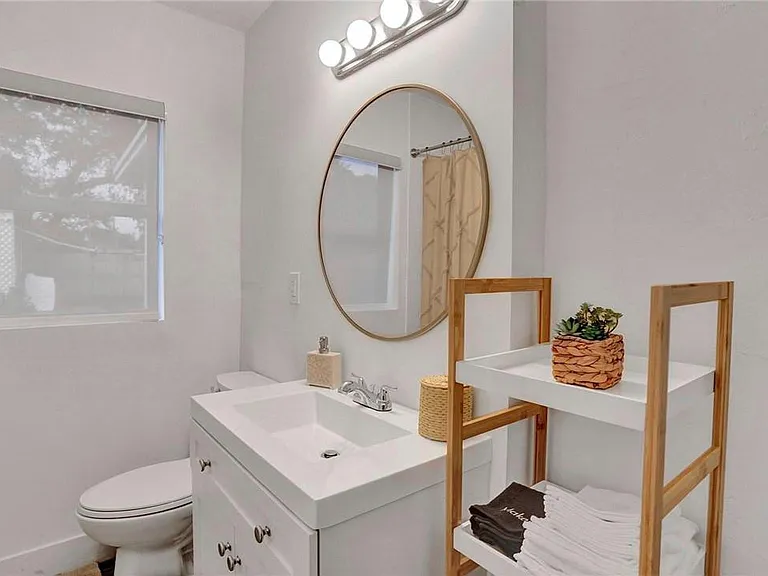 1121 SW 15th Ave — Photo 9