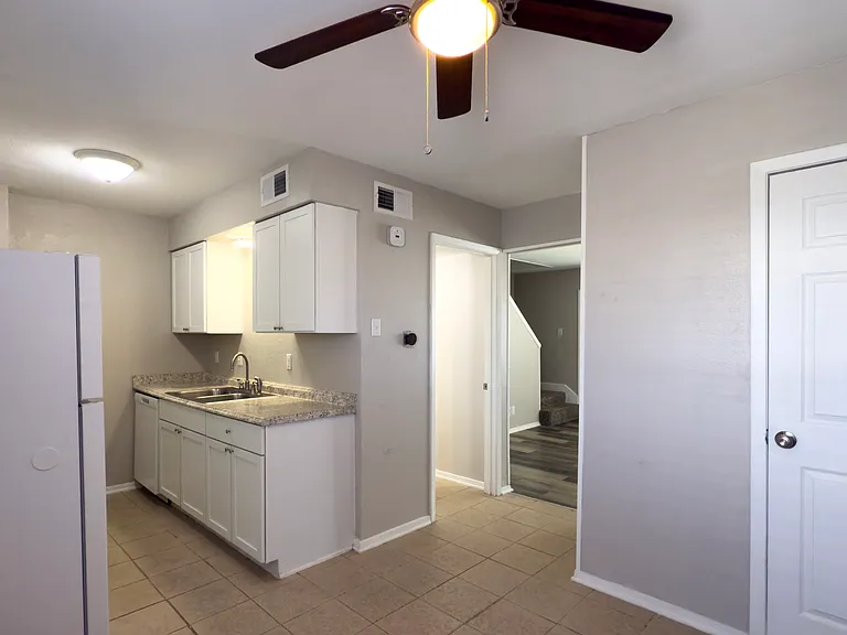 1905 W Morton St #20 — Photo 13