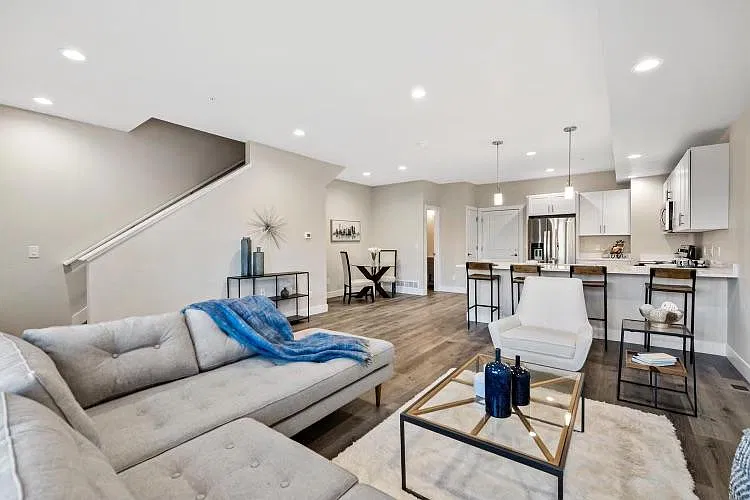 3 bed, 2.5 bath, 1730 sqft, $3,100 — Photo 4