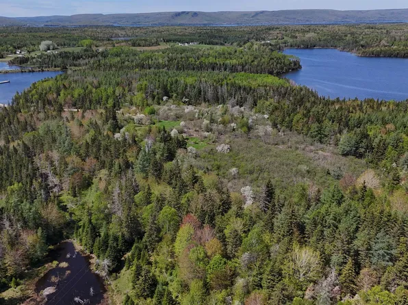 124 Stoney Point Rd, Inverness, NS B0E 2K0
