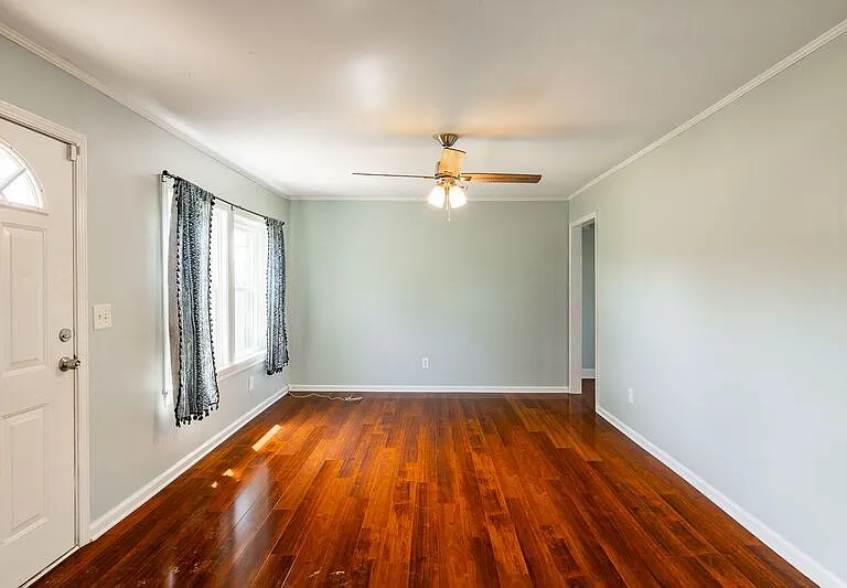 386 Sandy Creek Rd — Photo 3