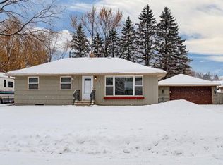 121 Bellwood Ave E, Maplewood, MN 55117