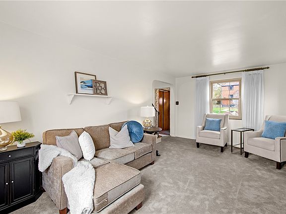 5th image of 2027 Brookfield Rd