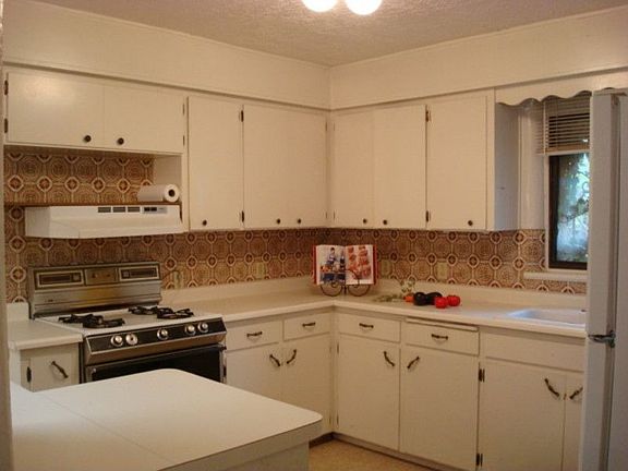 4th image of 300 Cardenas Dr NE