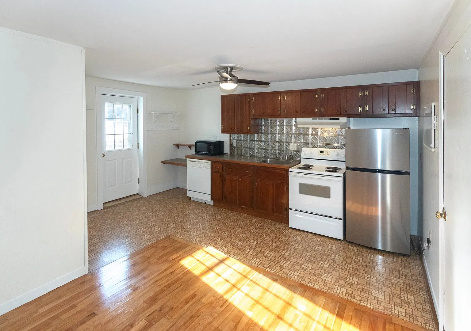 174 DREW RD — Photo 1