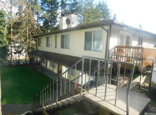 9015 236th St SW APT D, Edmonds, WA 98026