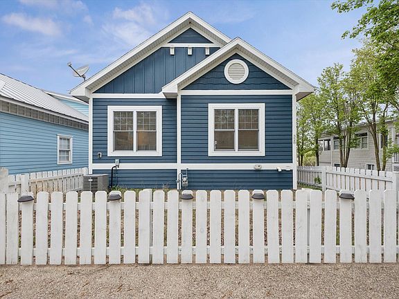 3rd image of 328 Beachwalk Ln