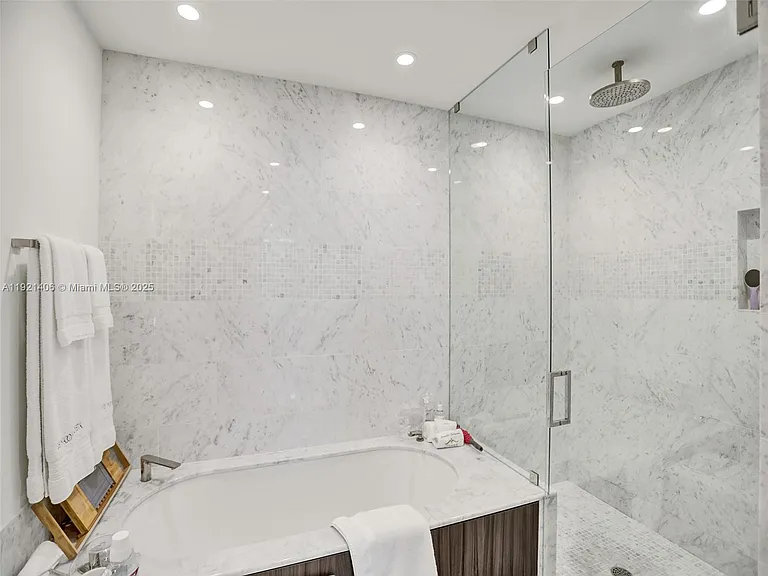 1000 Brickell Plz #Penthouse 5103 — Photo 14