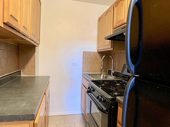 4th image of 65 E 19th St #E2