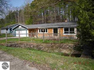 5691 E Amore Rd, Lake Leelanau, MI 49653