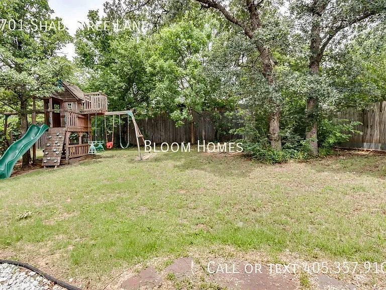 2701 Shady Tree Ln — Photo 31
