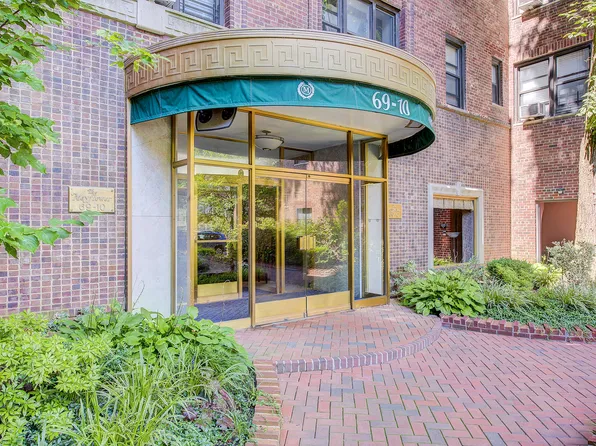 69-10 Yellowstone Boulevard image 1 of 28