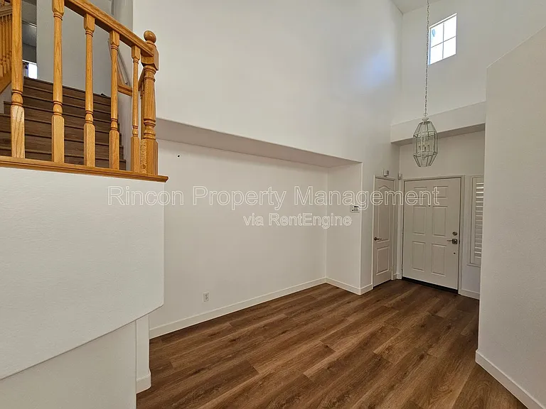 4782 Templeton St — Photo 6