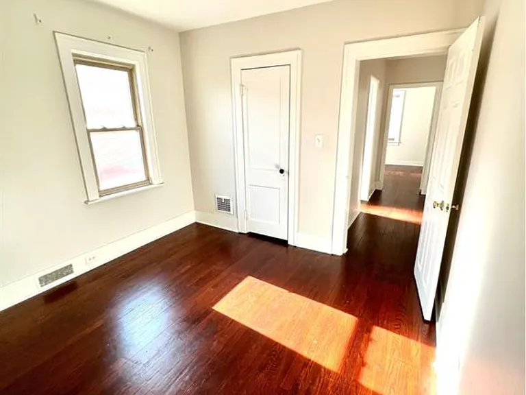 23231 Park St — Photo 27