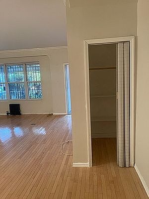 5th image of 50-18 42nd St #1