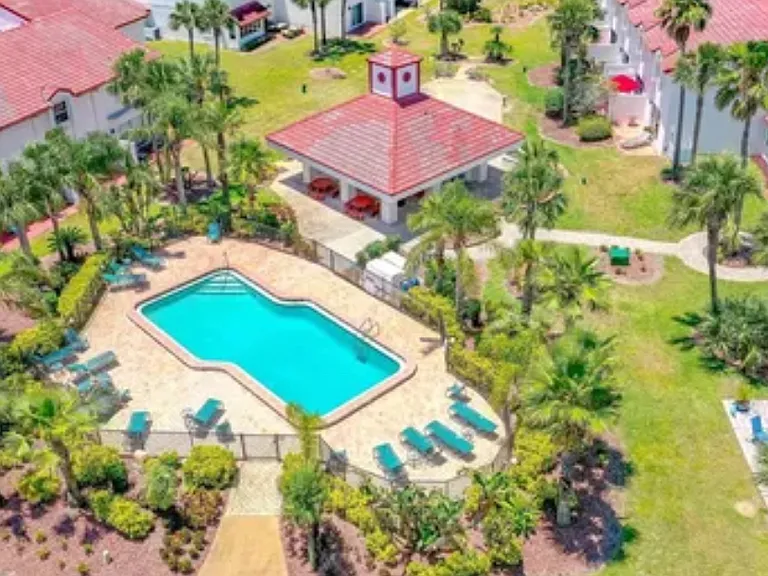 200 Florida Shores Blvd #200 — Photo 2