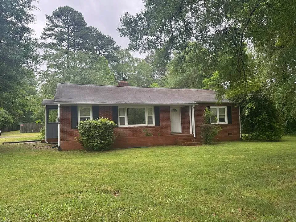 800 Mount Holly Huntersville Rd