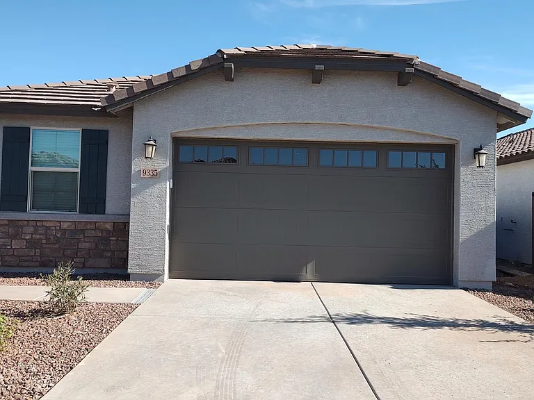 9335 W Glenrosa Ave — Photo 1