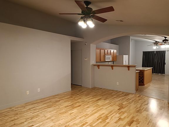 4th image of 2828 King Michael Ave