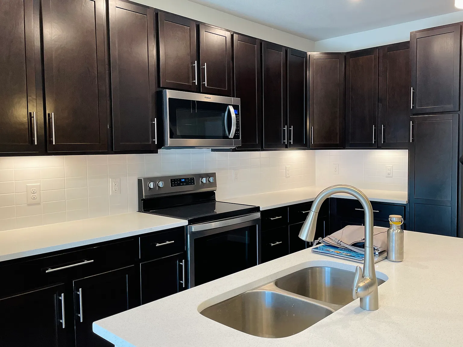 2 bed, 1180 sqft, $2,345 — Photo 4
