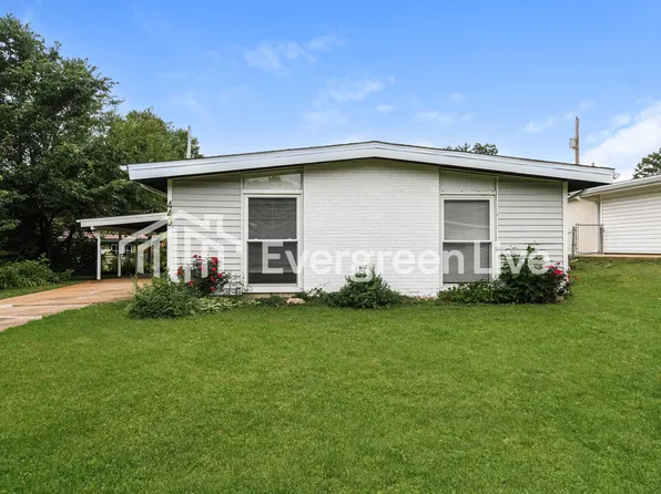 440 Countryside Dr, Florissant, MO 63033