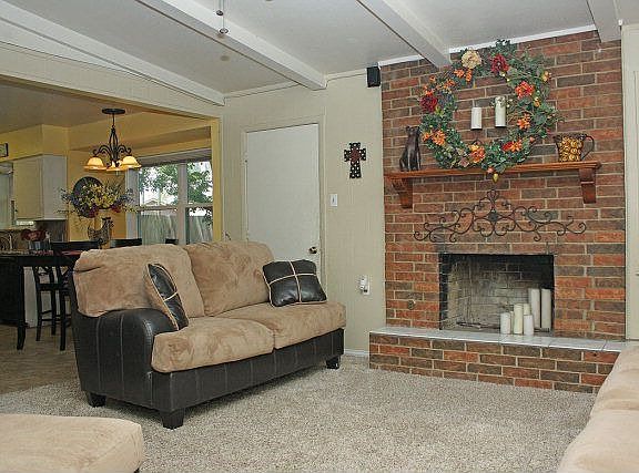 2nd image of 3318 W Dengar Ave