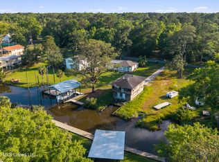 5548 Dead River Rd, Gautier, MS 39553