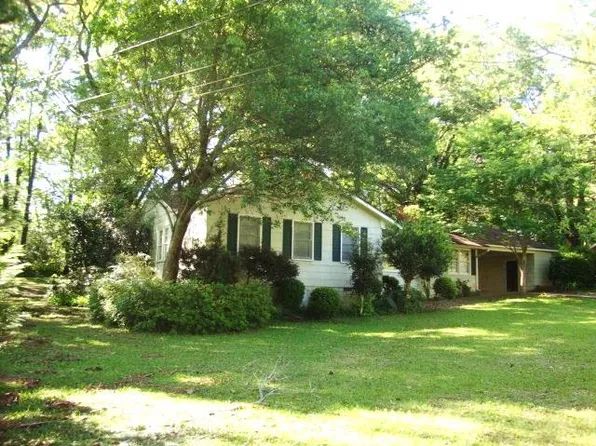 1710 Lake Park Dr, Laurel, MS 39440