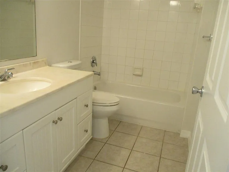 5045 Wiles Rd #206 — Photo 16
