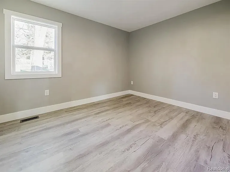 311 Longspur Ln — Photo 10