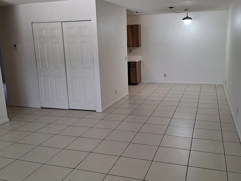 8676 Sunset Dr — Photo 7