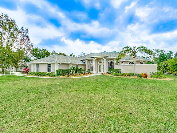 3rd image of 4215 Carolwood Dr