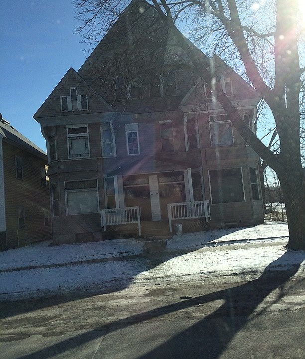 1st image of 360 Fuller Ave