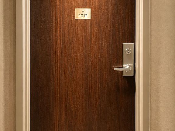 5th image of 101 Subway Cres #2012